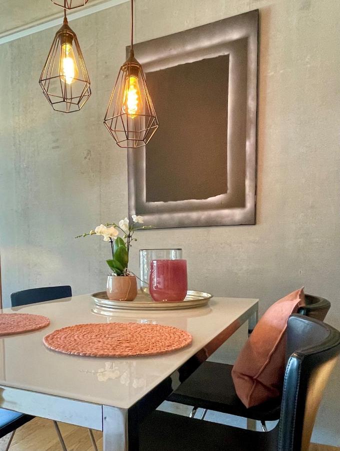 Tolle Ferienwohnung Le Gira Mit Eigenem Garten Konstanz Bagian luar foto