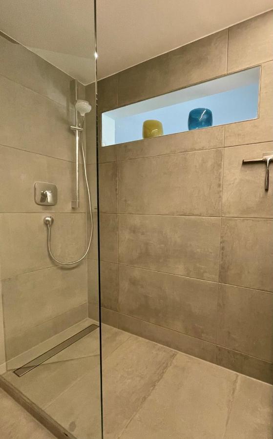 Tolle Ferienwohnung Le Gira Mit Eigenem Garten Konstanz Bagian luar foto